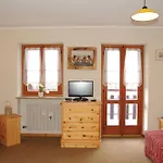 Daire Guesthost - Charming Alpine Flat -