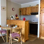 Daire Guesthost - Charming Alpine Flat - La Thuile