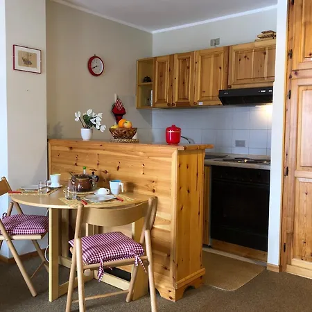 Apartment Guesthost - Charming Alpine Flat - La Thuile