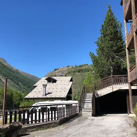Guesthost - Charming Alpine Flat - Daire