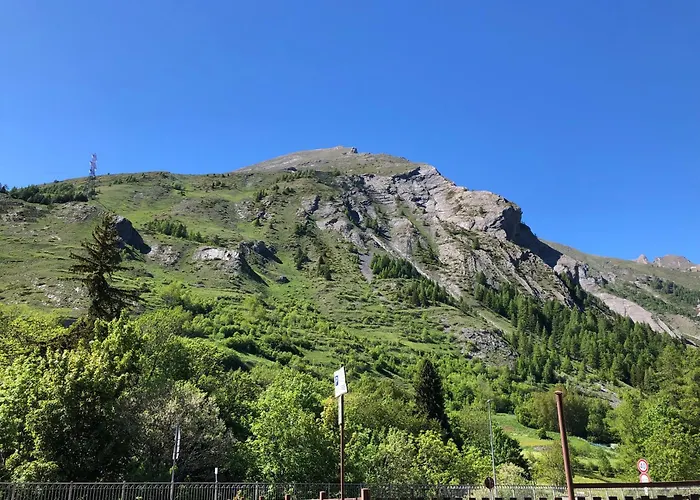 Guesthost - Charming Alpine Flat - Apartment La Thuile